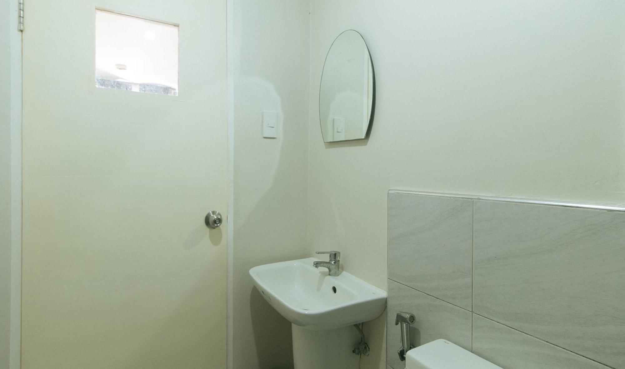 59 Xavierville By Reddoorz Cubao Exteriör bild